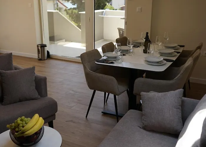 公寓 Ghega With Pool 扎达尔