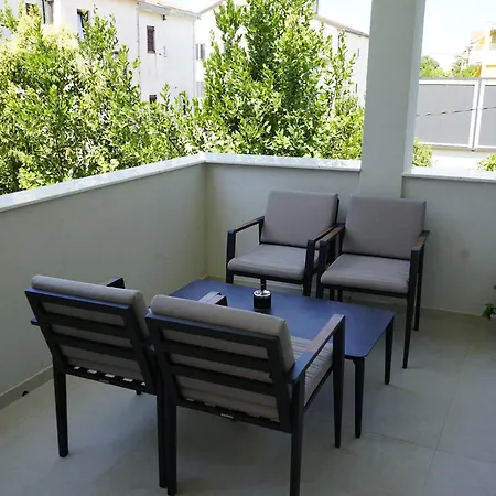 Apartment Ghega With Pool Zadar