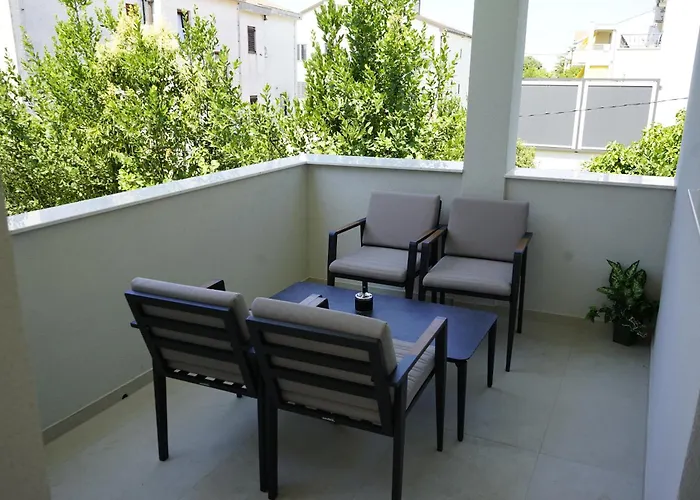 Διαμέρισμα Ghega With Pool Ζαντάρ